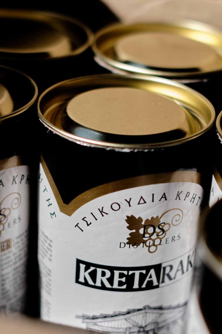 KRETARAKI TSIKOUDIA